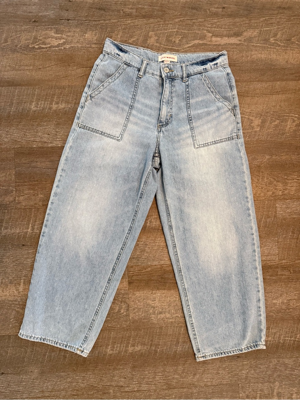 Lucky Brand High Rise Barrel Leg Jeans Light Wash Patch Pocket Women’s Size 4/27